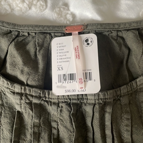 🎄FLASH HOLIDAY SALE!🎄✨NEW!✨Free People Lilia Pintuck Top - Picture 4 of 7